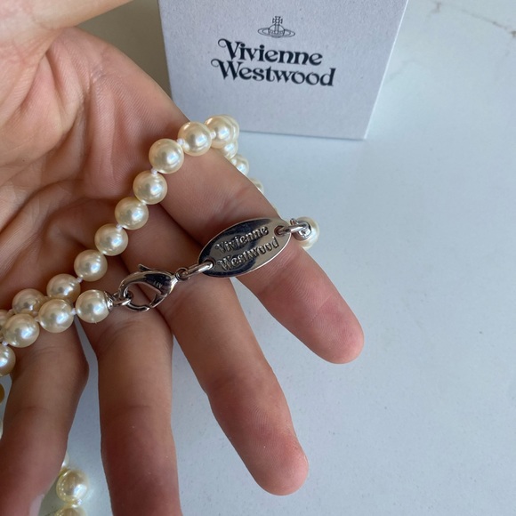 Vivienne Westwood - Stuart Pearl Necklace - Picture 4 of 8